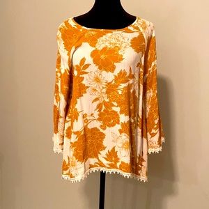 Swing top with lace accent